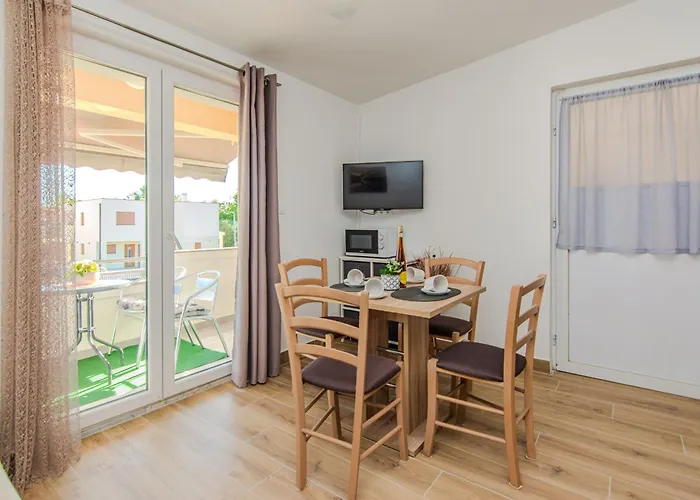 Apartmán With Parking Space Zukve, Zadar - 24559 Nin
