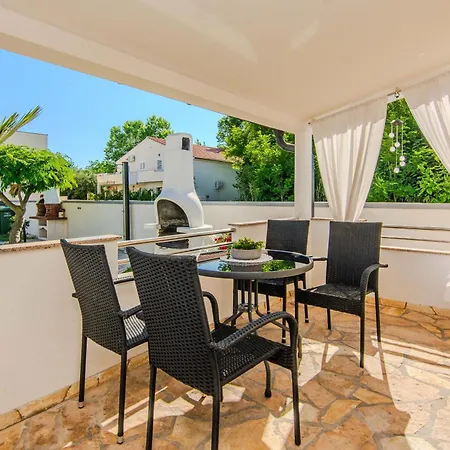 アパート With Parking Space Zukve, Zadar - 24559 ニン