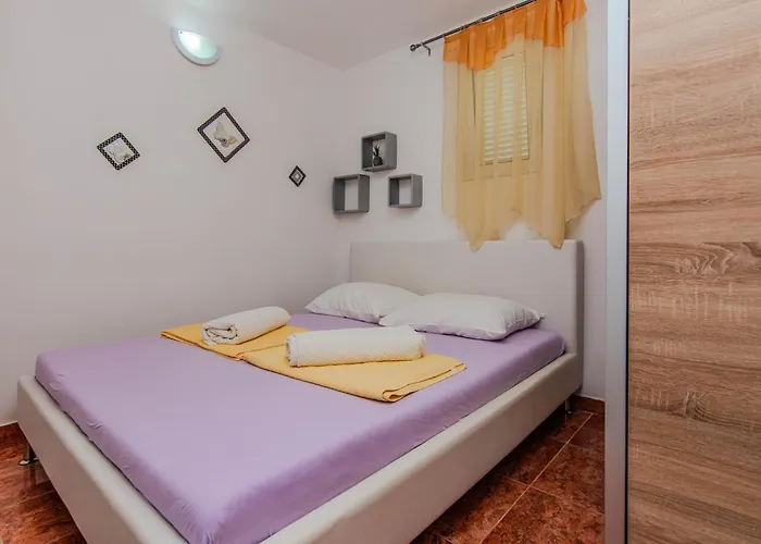 アパート With Parking Space Zukve, Zadar - 24559 ニン