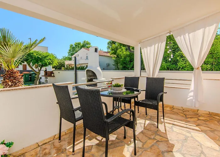 アパート With Parking Space Zukve, Zadar - 24559 ニン