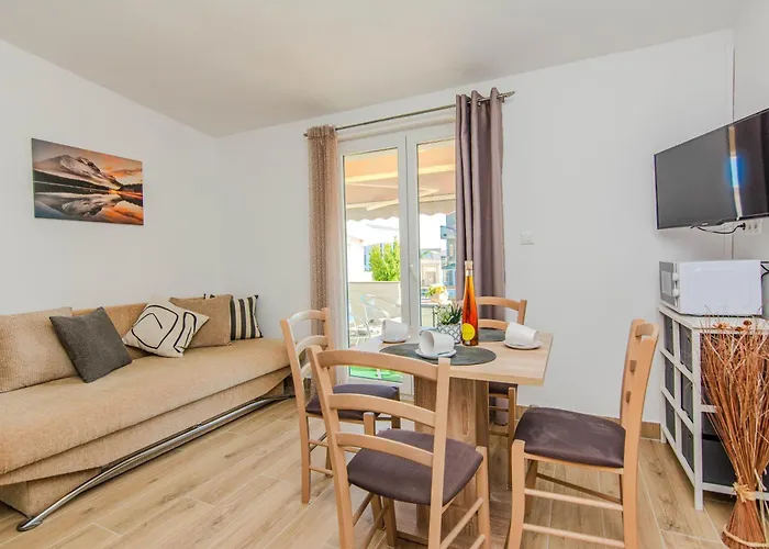 アパート With Parking Space Zukve, Zadar - 24559 ニン